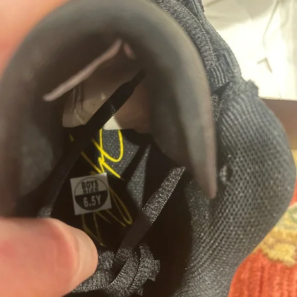 Jordan Stay Loyal 3 (GS) - Picture 6 of 8